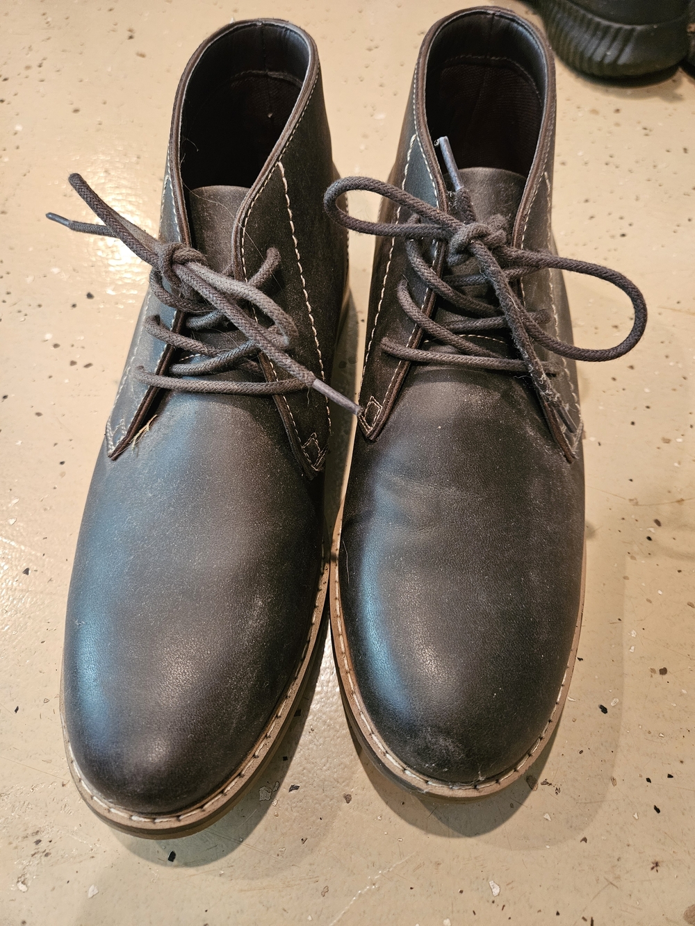 Arizona Men's Black Lace-Up Chukka Boots